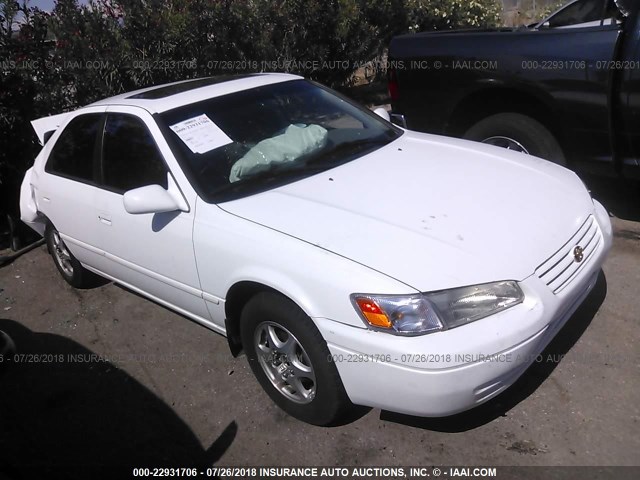 JT2BG22K4V0086234 - 1997 TOYOTA CAMRY LE/XLE 白色 照片 1