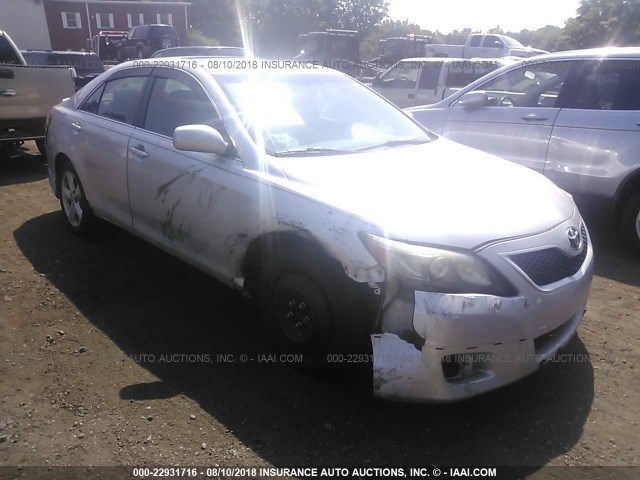 4T1BF3EK0BU203111 - 2011 TOYOTA CAMRY SE/LE/XLE ვერცხლისფერი ფოტო 1