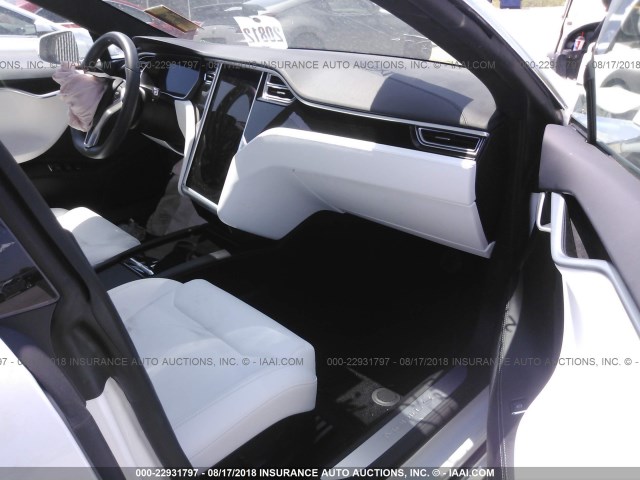 5YJSA1E19HF208839 - 2017 TESLA MODEL S Սպիտակ լուսանկար 5
