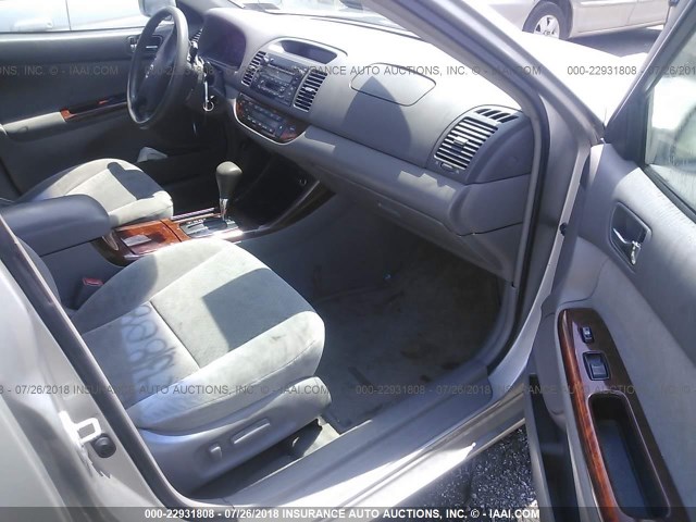4T1BE32K83U658460 - 2003 TOYOTA CAMRY LE/XLE/SE 银色 照片 5