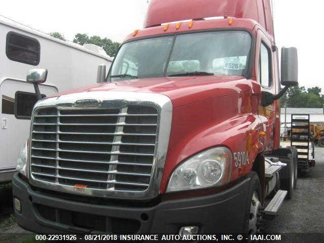 1FUJGEDR7CSBJ8573 - 2012 FREIGHTLINER CASCADIA 125  Unknown photo 2