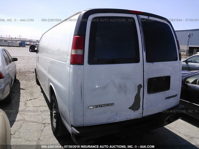 1GCFG29T341100298 - 2004 CHEVROLET EXPRESS G2500  WHITE photo 3