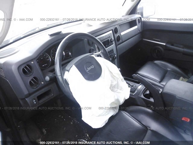1J8HG48K68C230575 - 2008 JEEP COMMANDER SPORT შავი ფოტო 5