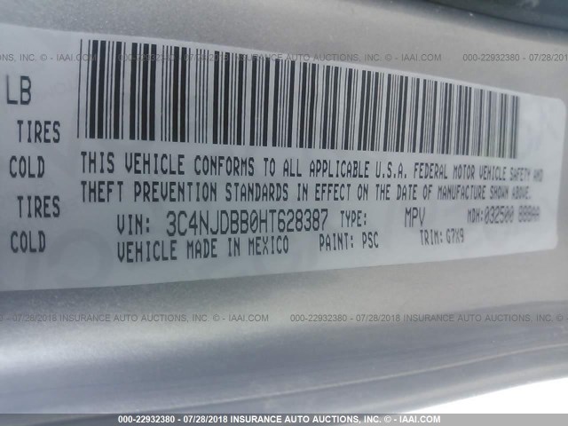 3C4NJDBB0HT628387 - 2017 JEEP COMPASS LATITUDE 银色 照片 9