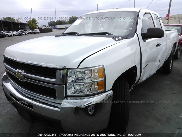 1GC5CVBG8AZ257425 - 2010 CHEVROLET SILVERADO C2500 HEAVY DUTY WHITE photo 2