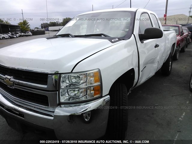 1GC5CVBG8AZ257425 - 2010 CHEVROLET SILVERADO C2500 HEAVY DUTY WHITE photo 6