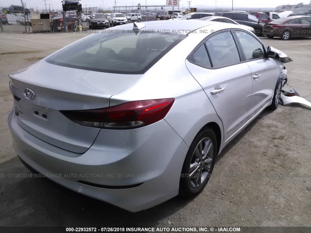 5NPD84LF1HH149632 - 2017 HYUNDAI ELANTRA SE/VALUE/LIMITED SILVER photo 4