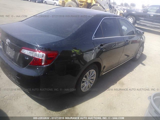 4T1BF1FKXEU430555 - 2014 TOYOTA CAMRY L/SE/LE/XLE 蓝色 照片 4