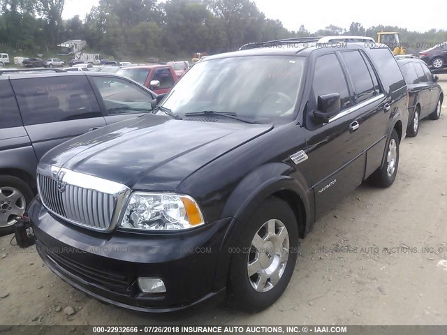 5LMFU28565LJ16375 - 2005 LINCOLN NAVIGATOR BLACK photo 2