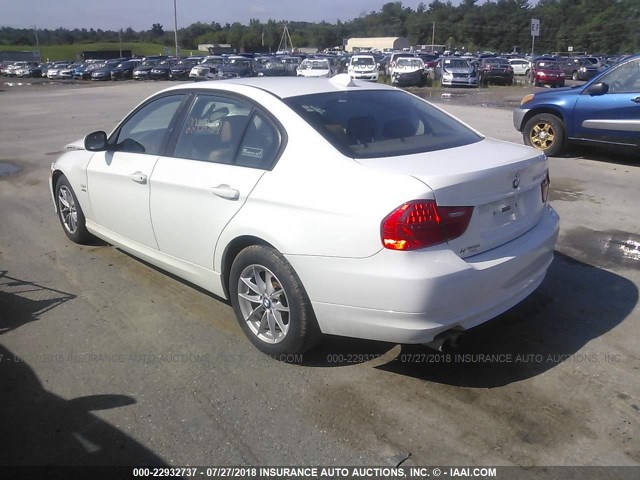 WBAPK5C54AA652643 - 2010 BMW 328 XI SULEV WHITE photo 3