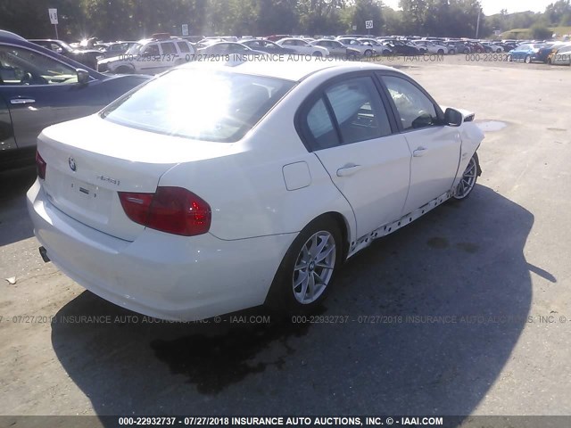 WBAPK5C54AA652643 - 2010 BMW 328 XI SULEV WHITE photo 4