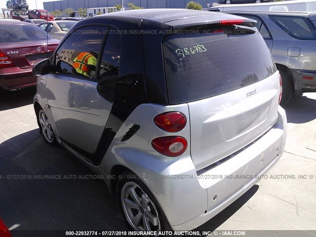 WMEEJ3BA2CK538896 - 2012 SMART FORTWO PURE/PASSION SILVER photo 3