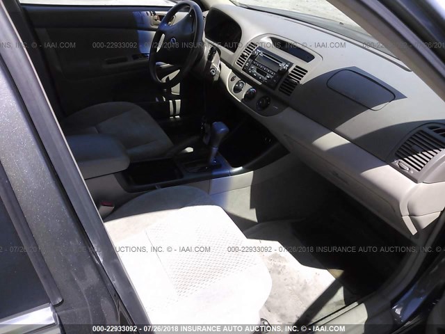 4T1BF32K73U563336 - 2003 TOYOTA CAMRY LE/XLE/SE Бежевый фото 5