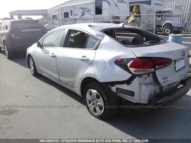 3KPFL4A75HE064123 - 2017 KIA FORTE LX/S SILVER photo 3