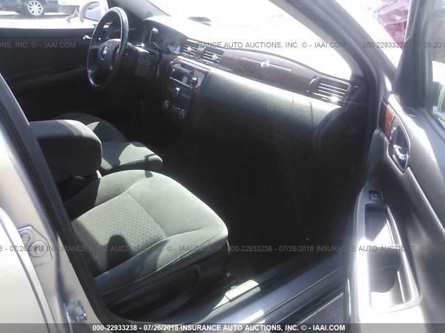 2G1WT58K269110186 - 2006 CHEVROLET IMPALA LT GRAY photo 5