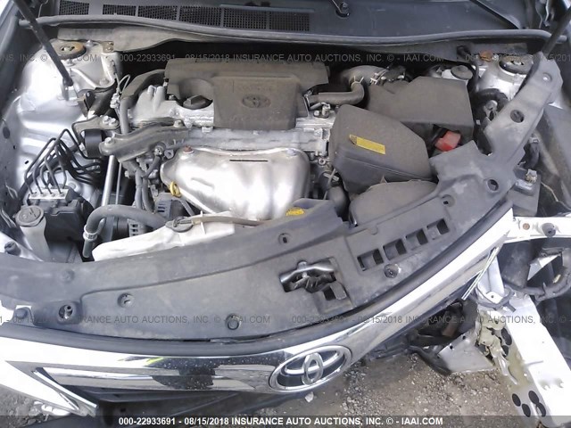 4T1BF1FK2DU274946 - 2013 TOYOTA CAMRY L/SE/LE/XLE ვერცხლისფერი ფოტო 10