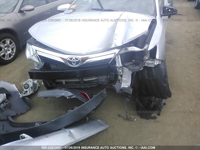 4T1BF1FK2DU274946 - 2013 TOYOTA CAMRY L/SE/LE/XLE ვერცხლისფერი ფოტო 6