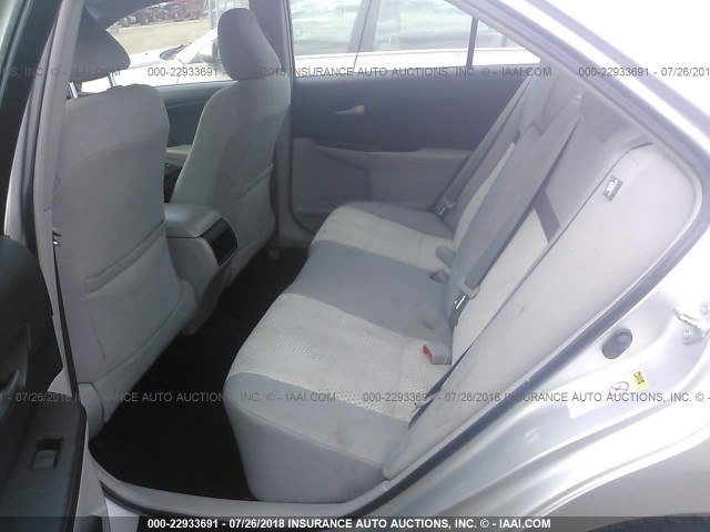 4T1BF1FK2DU274946 - 2013 TOYOTA CAMRY L/SE/LE/XLE ვერცხლისფერი ფოტო 8