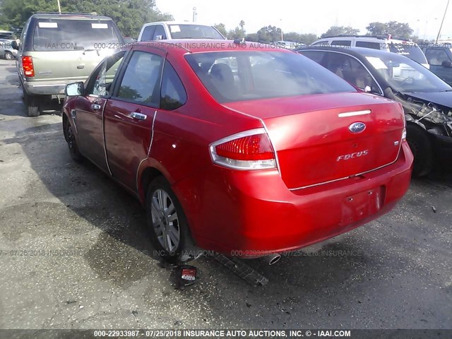 1FAHP35N58W201931 - 2008 FORD FOCUS SE/SEL/SES RED photo 3