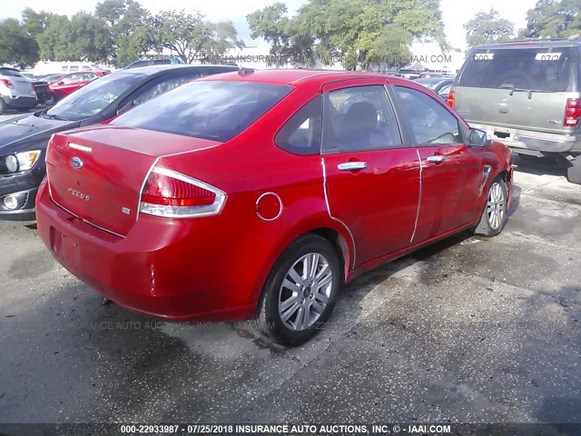 1FAHP35N58W201931 - 2008 FORD FOCUS SE/SEL/SES RED photo 4