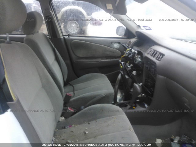 1Y1SK5286XZ424920 - 1999 CHEVROLET GEO PRIZM LSI WHITE photo 5