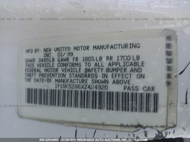 1Y1SK5286XZ424920 - 1999 CHEVROLET GEO PRIZM LSI WHITE photo 9