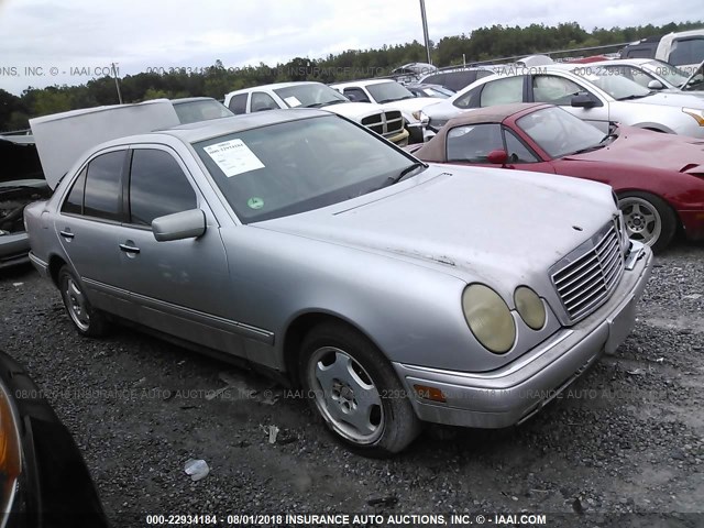 WDBJF72F6VA317438 - 1997 MERCEDES-BENZ E 420 SILVER photo 1