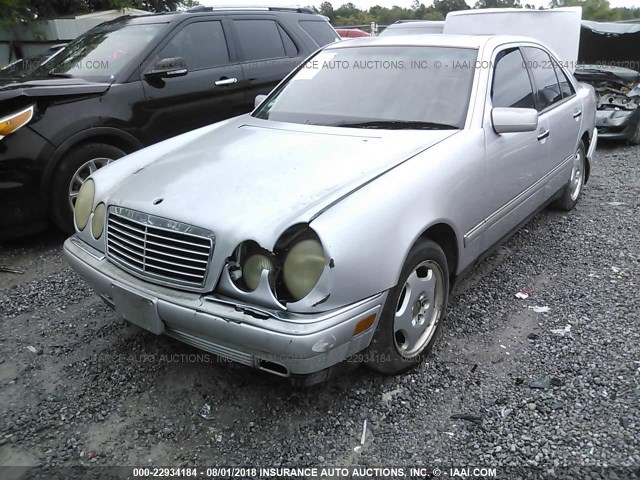 WDBJF72F6VA317438 - 1997 MERCEDES-BENZ E 420 SILVER photo 6