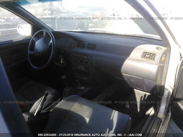 1N4AB42D9VC513359 - 1997 NISSAN 200SX SE SILVER photo 5