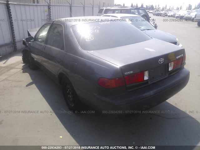 JT2BG22K7Y0491296 - 2000 TOYOTA CAMRY CE/LE/XLE ნაცრისფერი ფოტო 3