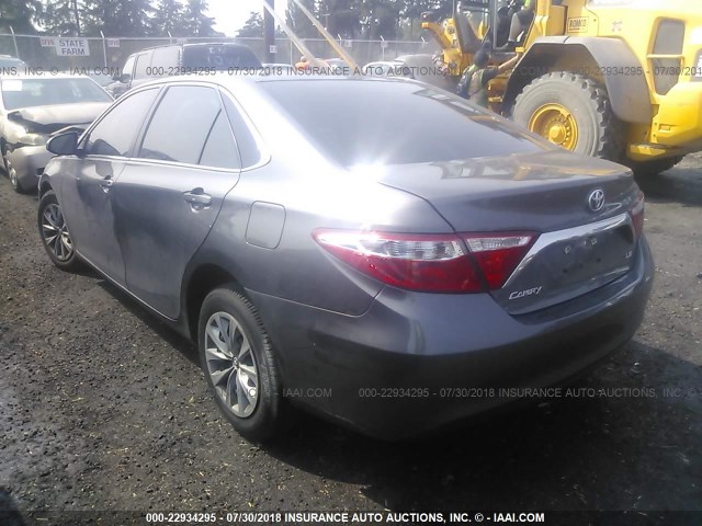 4T1BF1FKXFU486254 - 2015 TOYOTA CAMRY LE/XLE/SE/XSE 灰色 照片 3