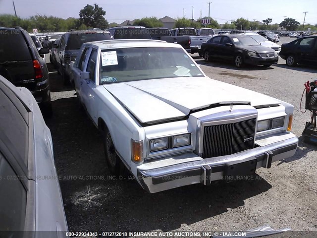 1LNBM82F0KY691611 - 1989 LINCOLN TOWN CAR SIGNATURE WHITE photo 1