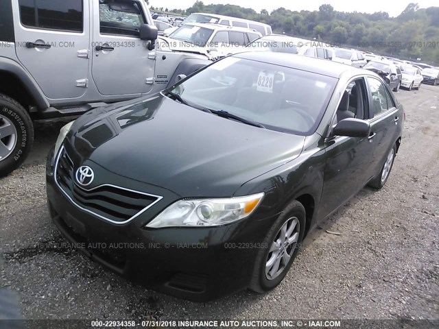 4T4BF3EK2BR135903 - 2011 TOYOTA CAMRY SE/LE/XLE GRAY photo 2