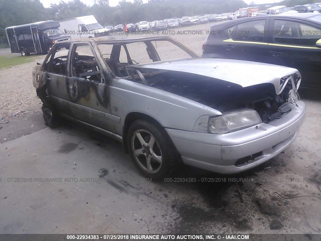 YV1LT56D1X2583103 - 1999 VOLVO S70 SILVER photo 1