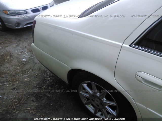 1G6KD54Y8YU327912 - 2000 CADILLAC DEVILLE WHITE photo 6