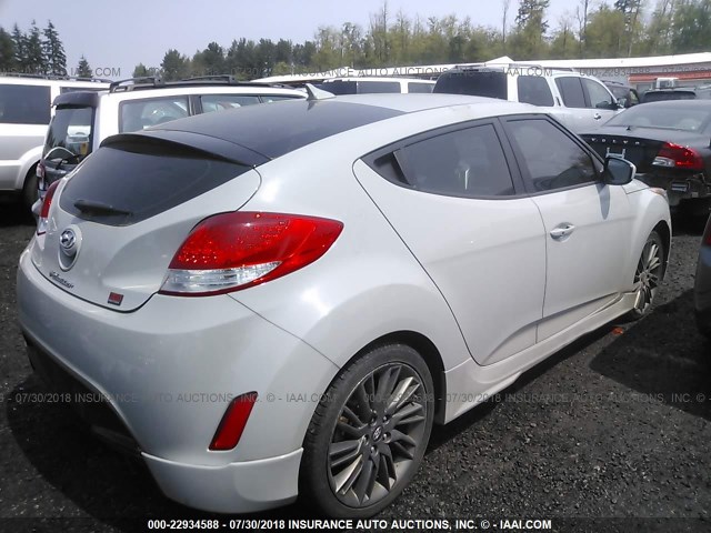 KMHTC6ADXDU152841 - 2013 HYUNDAI VELOSTER GRAY photo 4