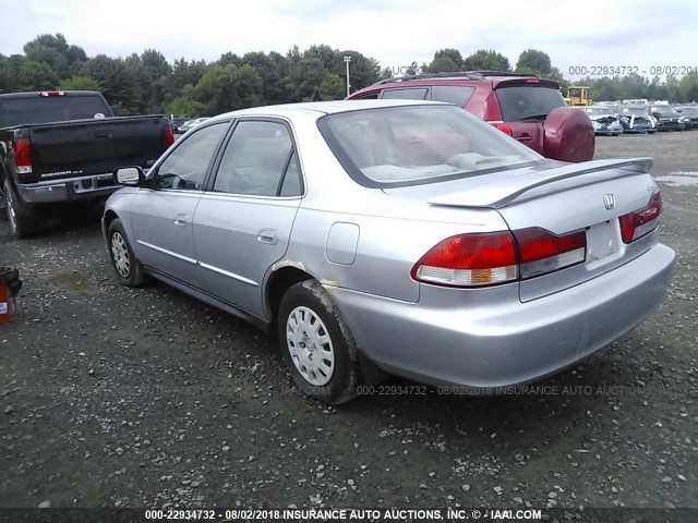 1HGCF866X1A104465 - 2001 HONDA ACCORD VALUE SILVER photo 3