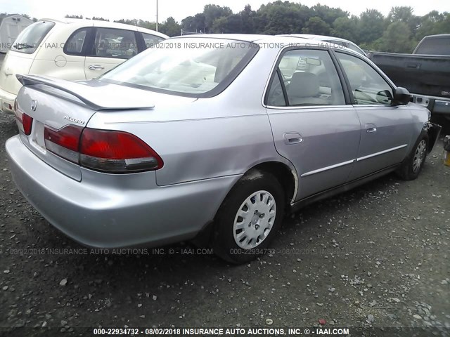 1HGCF866X1A104465 - 2001 HONDA ACCORD VALUE SILVER photo 4