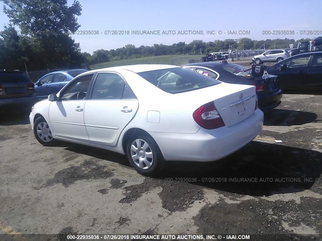 4T1BE32K72U099241 - 2002 TOYOTA CAMRY LE/XLE/SE 白色 照片 3