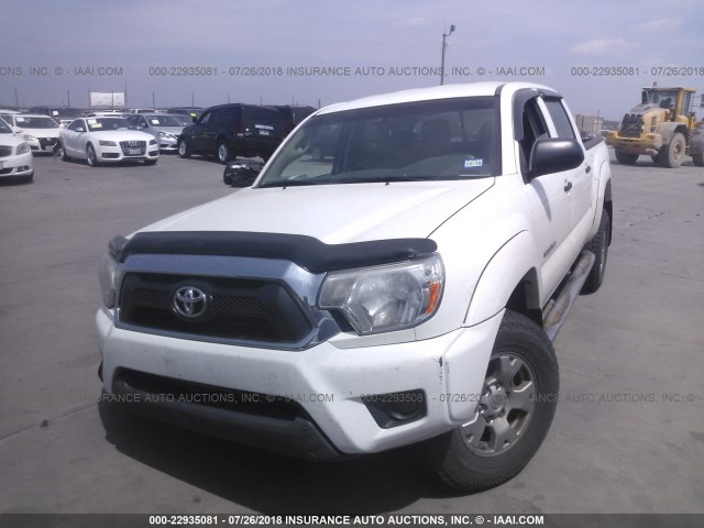 5TFJX4GN5CX011872 - 2012 TOYOTA TACOMA DOUBLE CAB WHITE photo 2