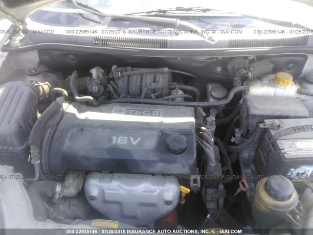 KL1TJ52614B161709 - 2004 CHEVROLET AVEO LS SILVER photo 10