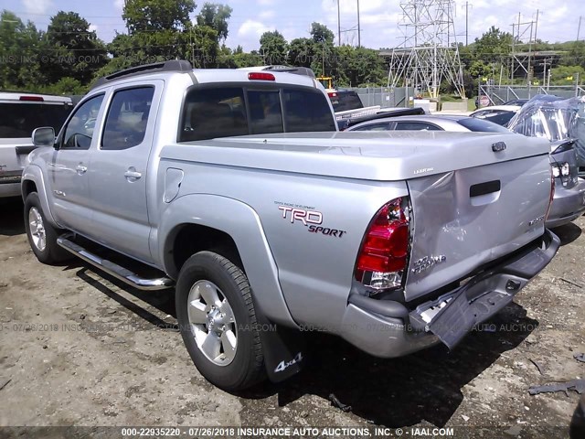 5TELU42N68Z584109 - 2008 TOYOTA TACOMA DOUBLE CAB ვერცხლისფერი ფოტო 3