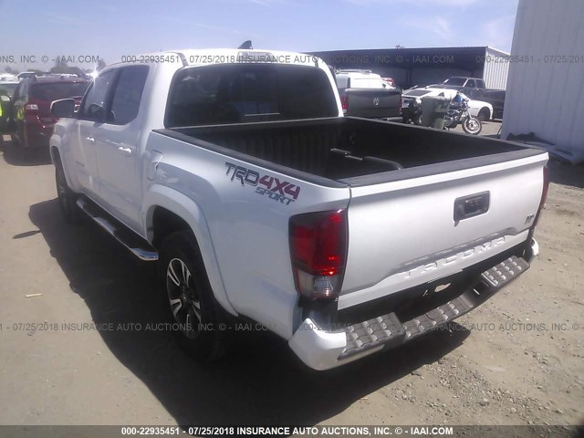 3TMCZ5AN8HM047733 - 2017 TOYOTA TACOMA DBL CAB/SR/TRDSPT/OR/PRO თეთრი ფოტო 3