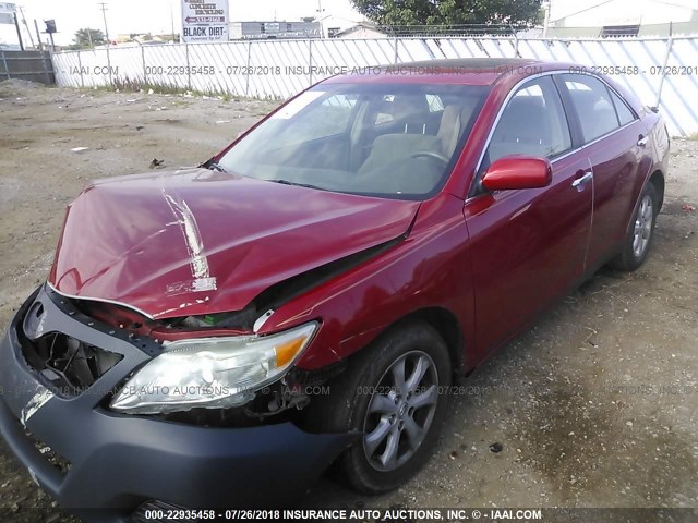 4T4BF3EK0AR019064 - 2010 TOYOTA CAMRY SE/LE/XLE RED photo 2