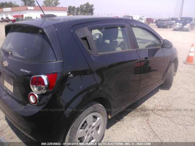 1G1JB6SH7F4168152 - 2015 CHEVROLET SONIC LS BLACK photo 4