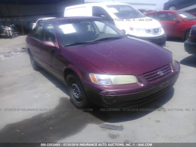 JT2BG22KXW0260633 - 1998 TOYOTA CAMRY CE/LE/XLE RED photo 1