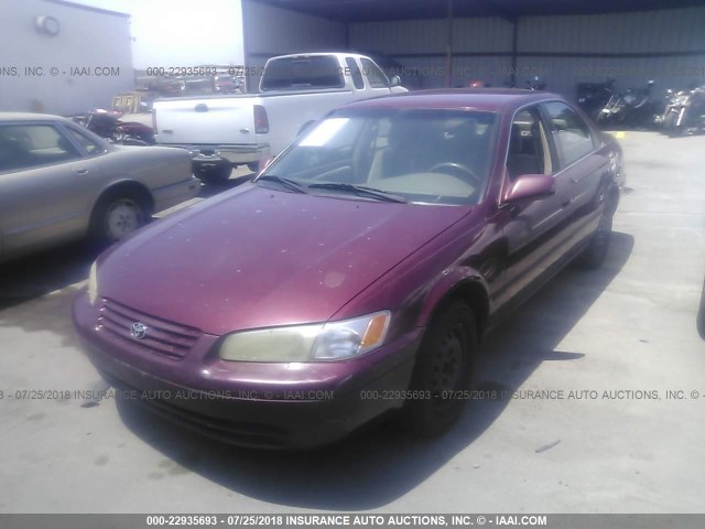 JT2BG22KXW0260633 - 1998 TOYOTA CAMRY CE/LE/XLE RED photo 2