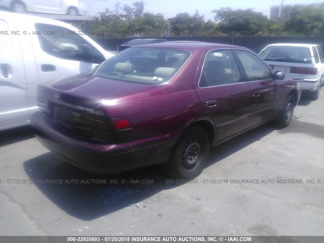 JT2BG22KXW0260633 - 1998 TOYOTA CAMRY CE/LE/XLE RED photo 4