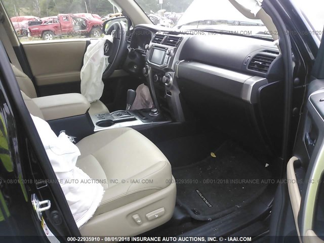 JTEBU5JR0H5410153 - 2017 TOYOTA 4RUNNER SR5 PREM/LTDL/TRAIL/TRD Czarny zdjęcie 5