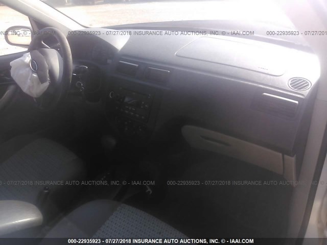 1FAFP34N07W320977 - 2007 FORD FOCUS ZX4/S/SE/SES 白色 照片 5